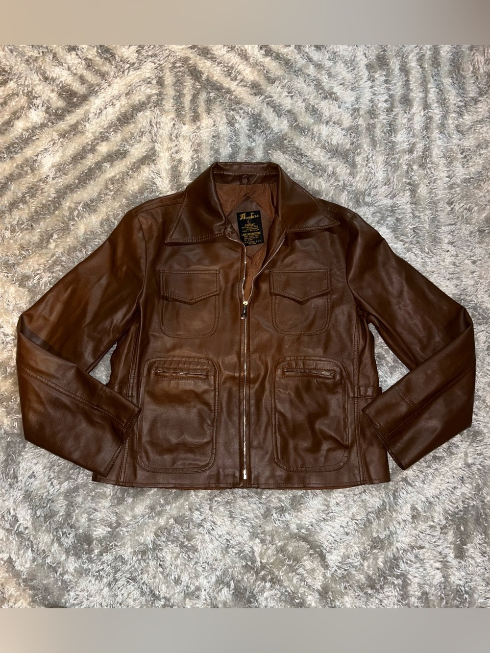 Aventura Vintage Brown Leather Zip-Up Jacket with Four Pockets